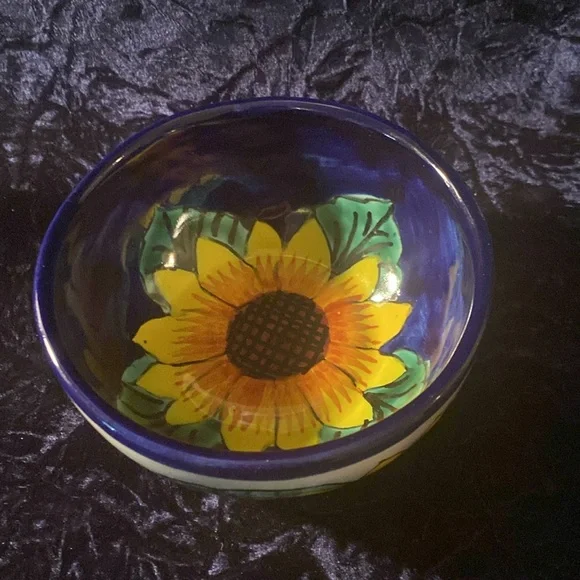 Talavera Hand-Painted Sunflower Bowl Lead Free - Picture 2 of 5